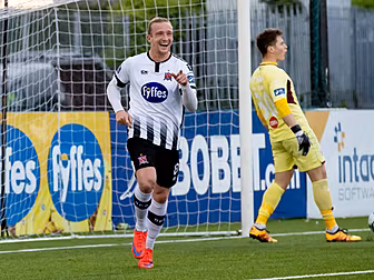 Dundalk move three points clea...