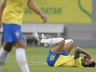 Brazil's Neymar out of Copa Am...