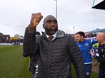 Sol Campbell departs Southend...