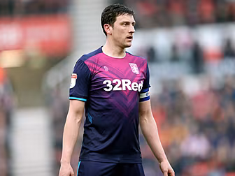 Tommy Elphick signs for Hudder...