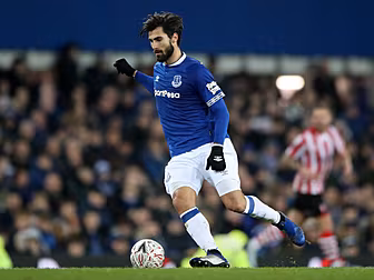 Everton sign Andre Gomes from...