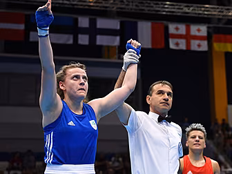 Michaela Walsh stuns world cha...