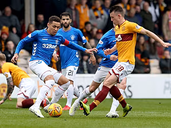 Turnbull to stay at Motherwell...