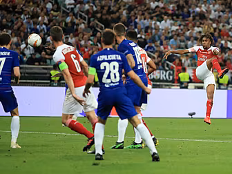 Alex Iwobi says Arsenal's targ...