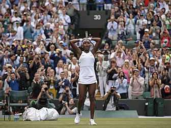 Venus Williams exits Wimbledon...