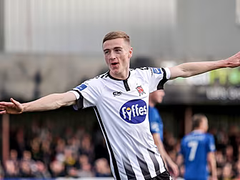 Dundalk stay eight points clea...