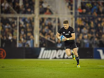 All Black Beauden Barrett is n...