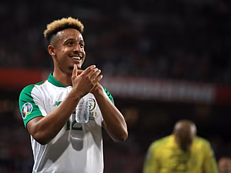 Callum Robinson completes move...