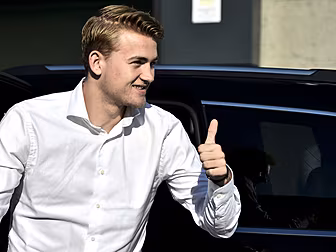 Matthijs de Ligt joins Juventu...