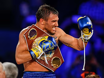 Lomachenko to defend world tit...