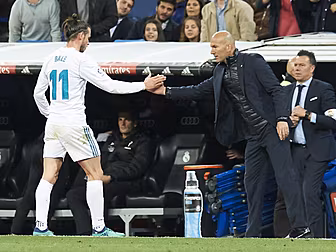 Bale should snub China move -...