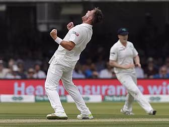 Ireland end day 2 of England T...