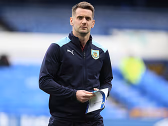 Tom Heaton returns to Manchest...
