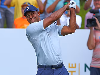 Tiger Woods withdraws from Nor...