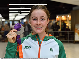 Teenage star Sarah Healy to ma...