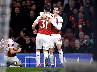 Emery confident that Ozil and...