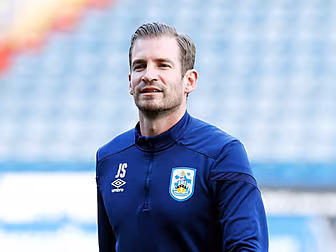 Huddersfield Town sack Jan Sie...