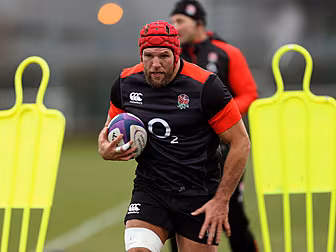 Former England rugby player si...