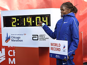 Kosgei smashes Radcliffe's Mar...