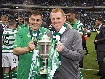 James Forrest signs new four-y...
