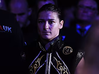 Katie Taylor beats Delfine Per...