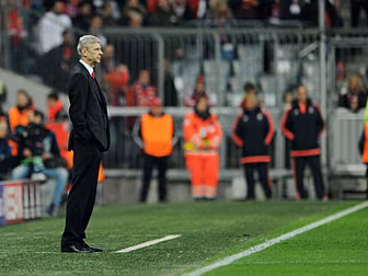 Wenger eyeing up return to man...
