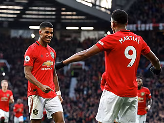 Manchester United jump to 7th...