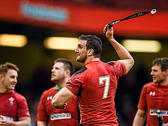 Sam Warburton joins Wayne Piva...