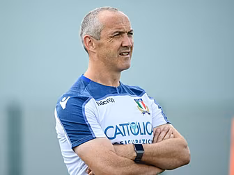 Conor O'Shea steps down as Ita...