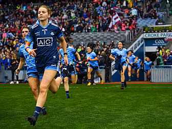Ladies gaelic football groupin...