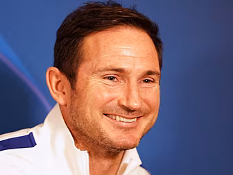 Chelsea free to sign players i...