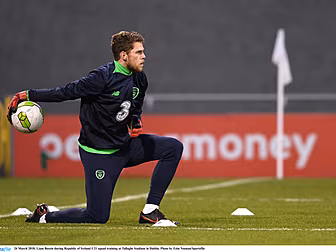 Liam Bossin signs for Cork Cit...