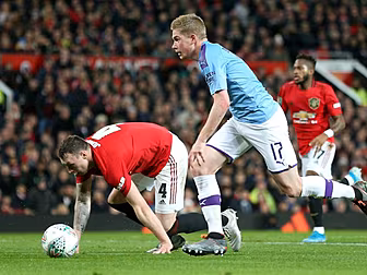 Man United mire, Glenn Whelan...