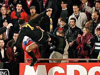 Eric Cantona's Kung-Fu Kick an...