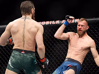 Conor McGregor beats Cowboy Ce...
