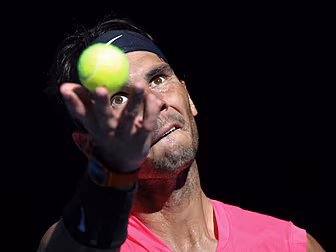 Rafa Nadal sees off Pablo Carr...