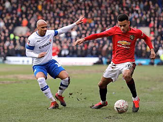 Klopp snubs FA Cup, Bad pitche...