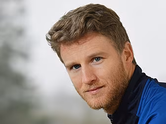Eunan O'Kane heads back to Lut...