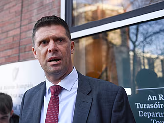 Niall Quinn to leave role with...