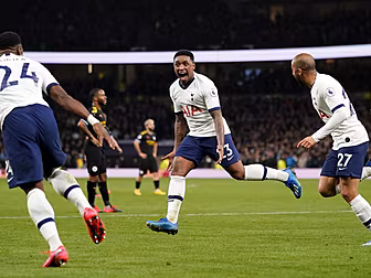 Tottenham shock City as Arsena...
