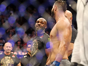 Jon Jones retains UFC Light He...