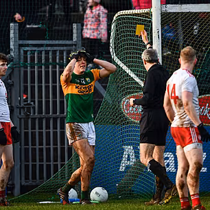 Clifford's red card, umpires a...