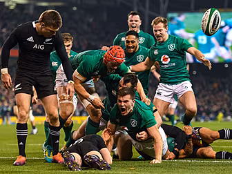 Jacob Stockdale try against Ne...