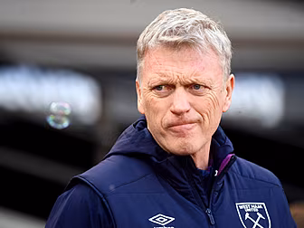 David Moyes signs new three-ye...
