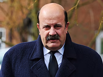 Willie Thorne admits to leukae...