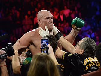 Eddie Hearn claims Whyte shoul...