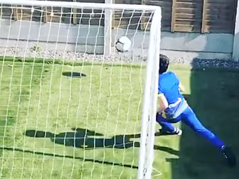 WATCH | Young lad finds new wa...