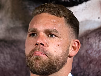 Saunders has licence suspended...