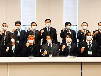 Japanese wrestling finds unity...