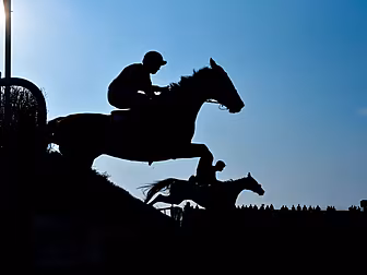 Horseracing to resume in Irela...